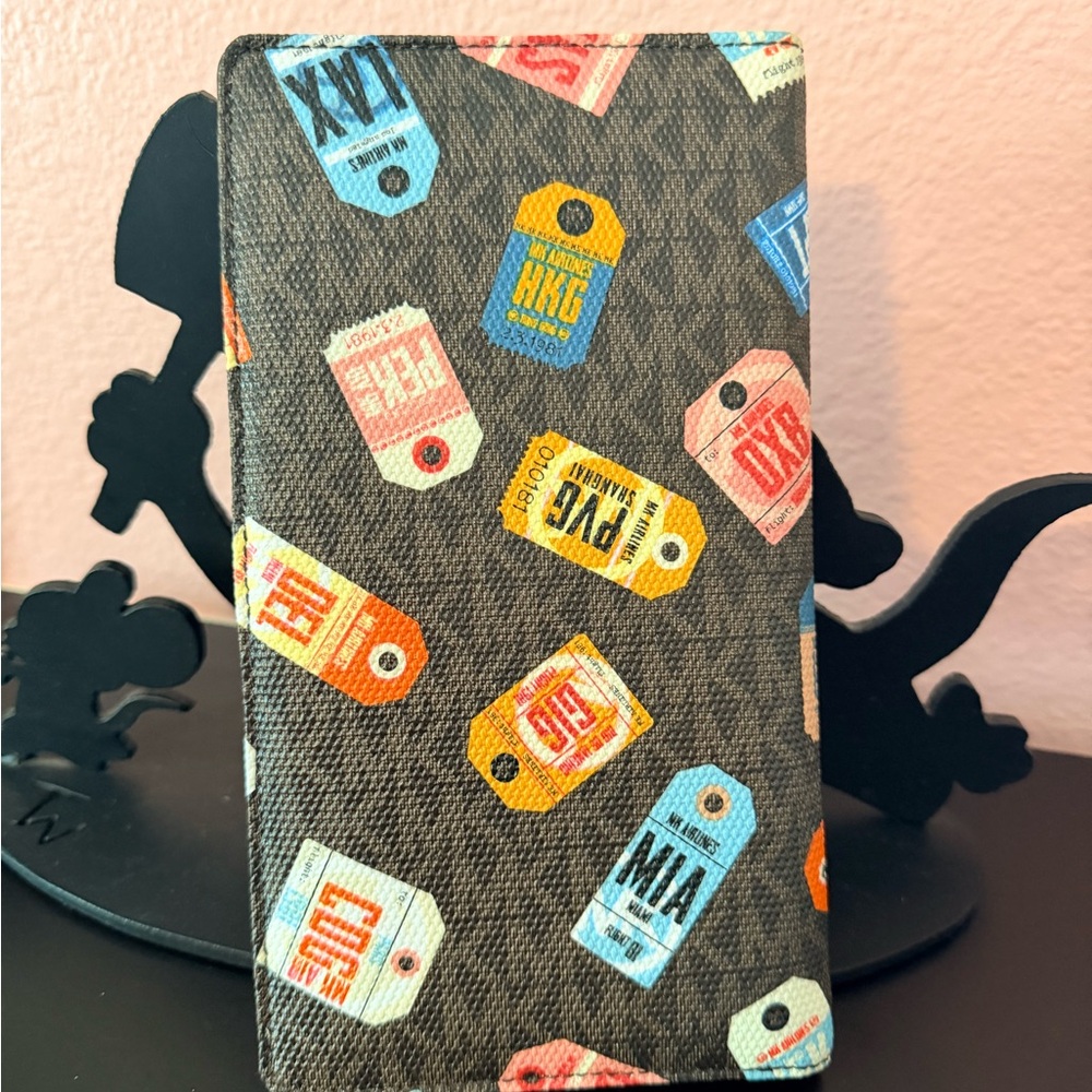 Michael Kors Travel Wallet Case with Multicolor Luggage Tag Print - Picture 3 of 10
